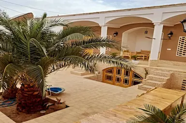 اقامتگاه سنتی بانوچ آران و بیدگل