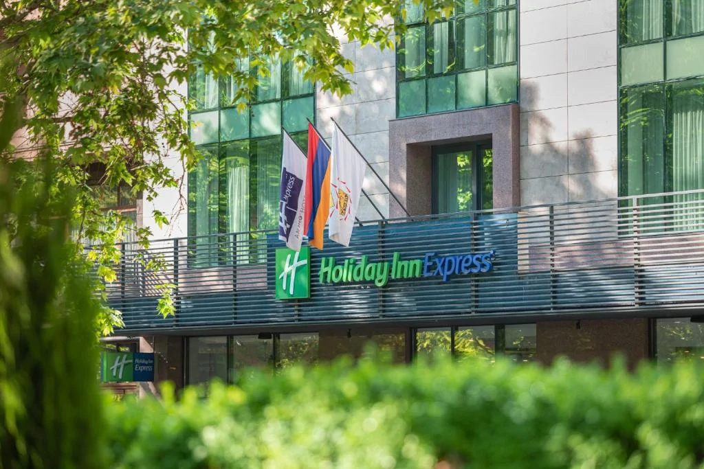 هالیدی این اکسپرس(HOLIDAY INN EXPRESS)