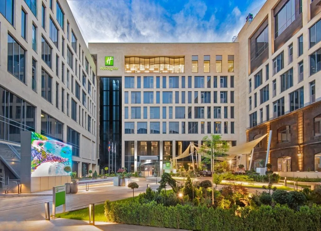 هالیدی این(Holiday Inn)