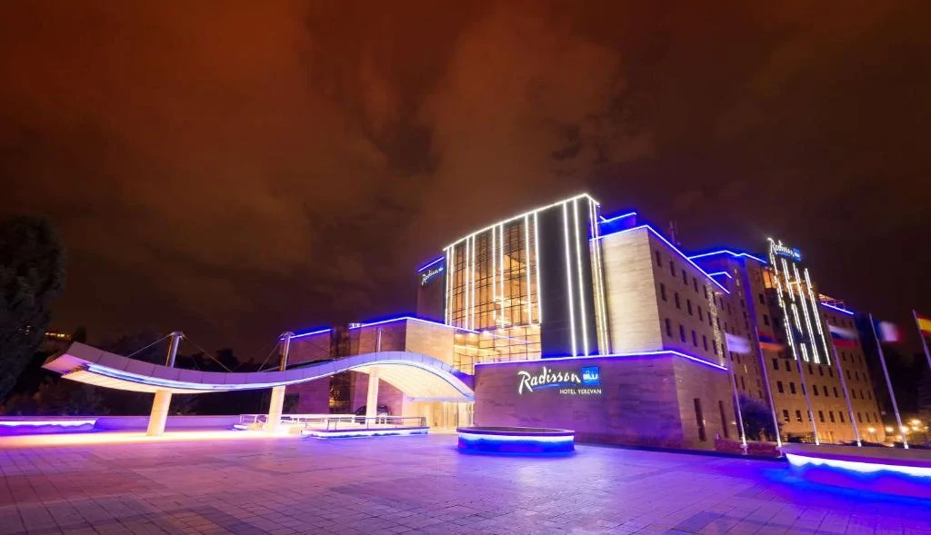 رادیسون بلو (Radisson Blu)