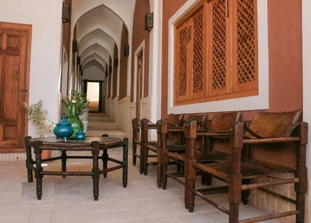 بابا افضل