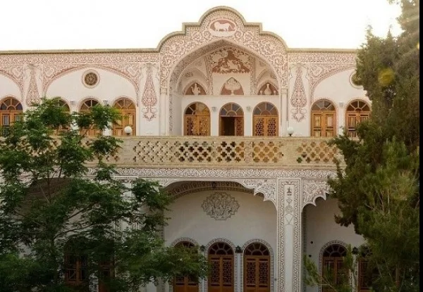 خادمی