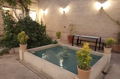 الإقامة التقليدية صوفی راز شیراز