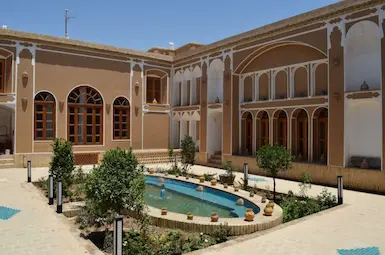 اقامتگاه سنتی نگین پاسارگاد یزد